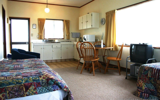 Summit Motor Lodge