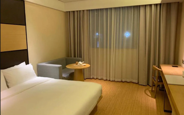 Ji Hotel Shanghai Oriental Pearl Tower