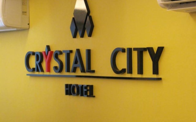 OYO 443 Crystal City Hotel