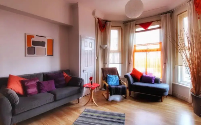 1 Bed Studio Sleeps 4 - Seaside, Dog Friendly