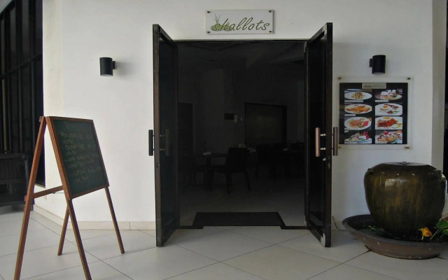 Samsuria Beach Resort & Residence