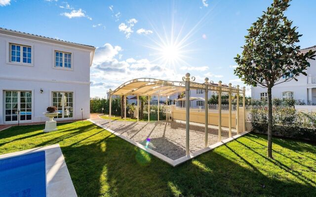 Affluent Villa in Vabriga With Artistic Interiors & Pool