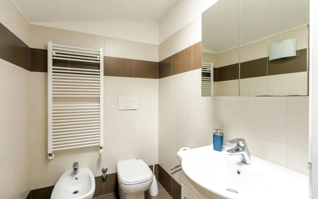 Candiani Building - Elegant 2-level Apartment With 3 Bedrooms
