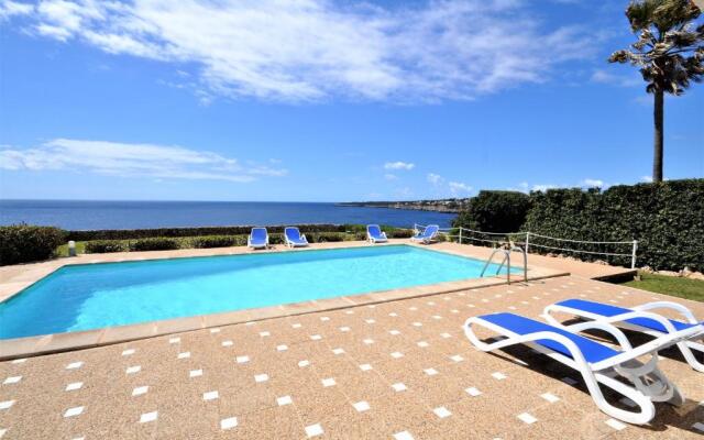 VILLA HELIOS Villa en Cala Pi con vistas despejadas