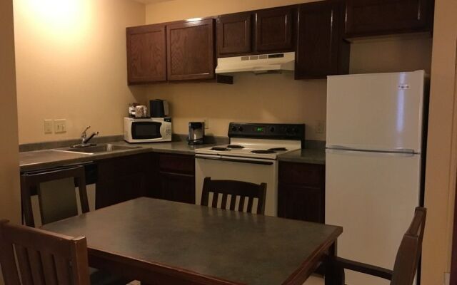 Norwood Inn & Suites