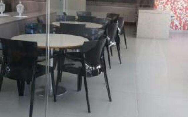 Flat 505, Edf. Home Club Porto Mar