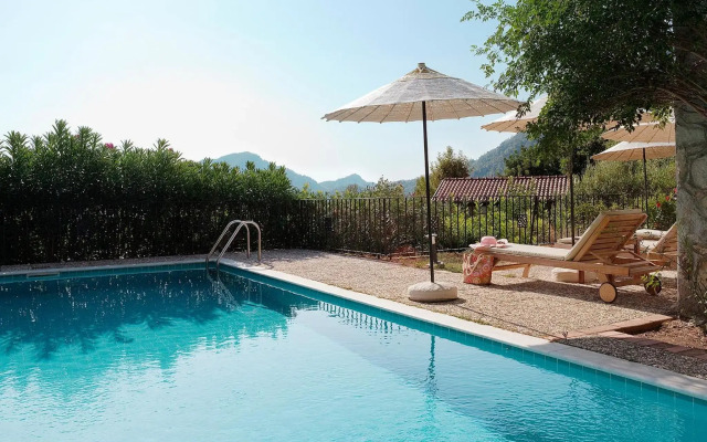 Dionysos Hotel