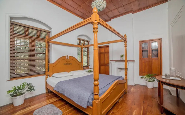 Savithri  Bungalow By XploreIndo