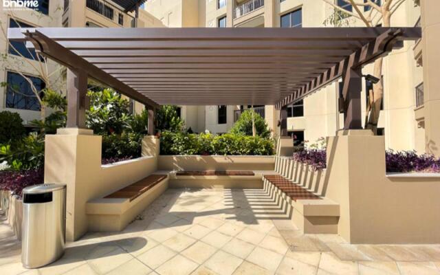 Elegant Pool View 2BR Apartment