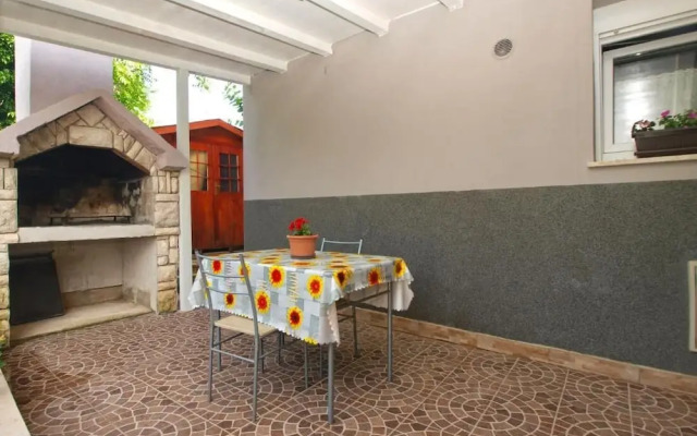 Cozy Studio Apartment With Private Outdoor Space