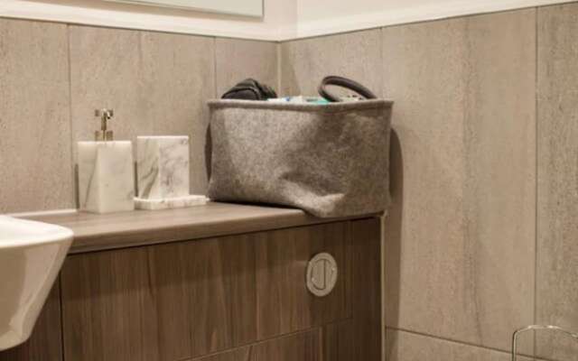 Modern Edinburgh Flat Close to City Centre