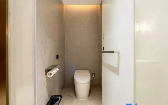 Waiting Hotel (Luoshan Road , Pudong New Area, Shanghai)