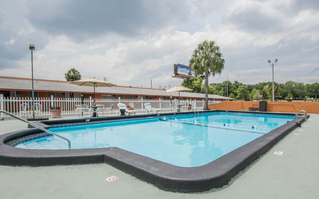 Rodeway Inn & Suites Winter Haven Chain Of Lakes