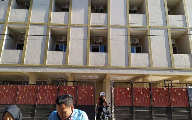 Oyo 2006 Hotel Luvio Makassar