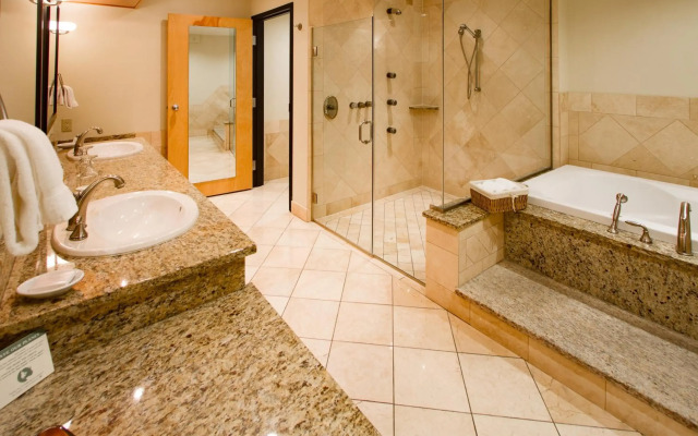 Mirabeau Park Hotel & Convention Center