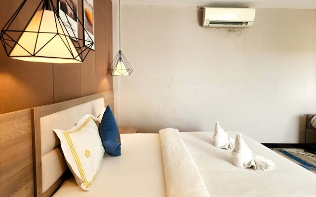 Sunshine Hotel