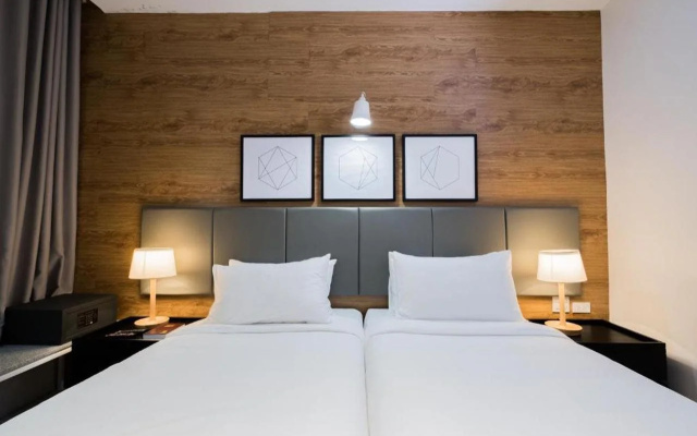 Avior Hotel