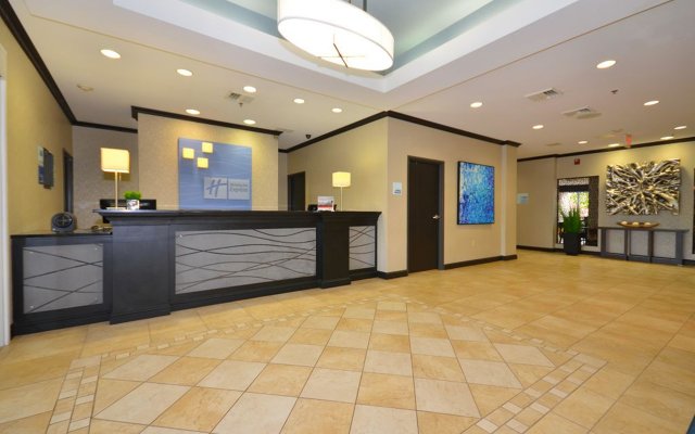 Holiday Inn Express & Suites Farmington, an IHG Hotel