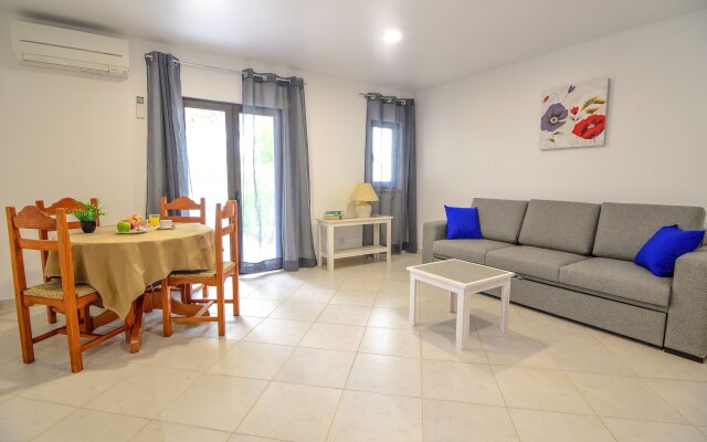 Apartamentos Vale de Carros by Umbral