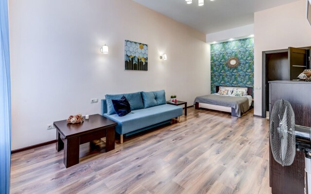 Home4day на ул. Марата