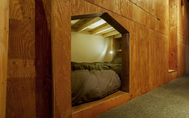 Social Hostel 365