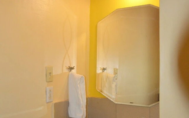 Howler Monkey Resort