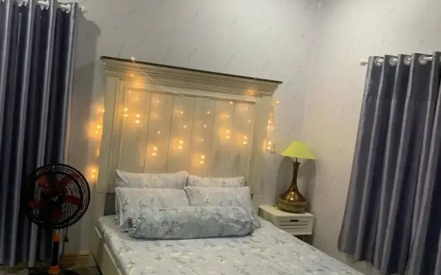 Ruby House, 3 Bedroom Apartment, Beachside