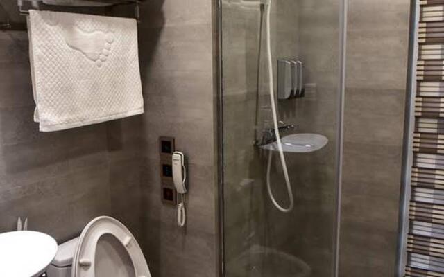 San Tung Fong Commercial Inn South Wing