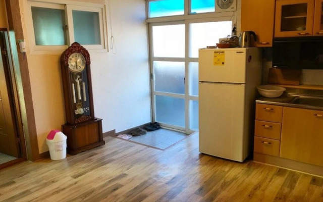 Jeonju Hanok Village Hyangchon Pension