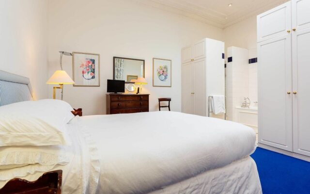 Queen's Gardens Flat