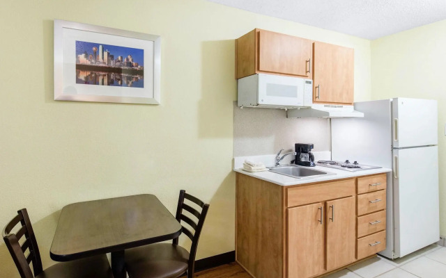 Suburban Extended Stay Hotel Lewisville
