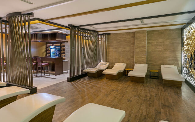 B Business Hotel & Spa