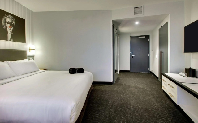 The Rose Hotel Chicago O’Hare, Tapestry Collection by Hilton