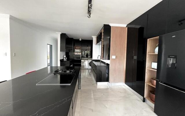 Luxury on 1B Patricia