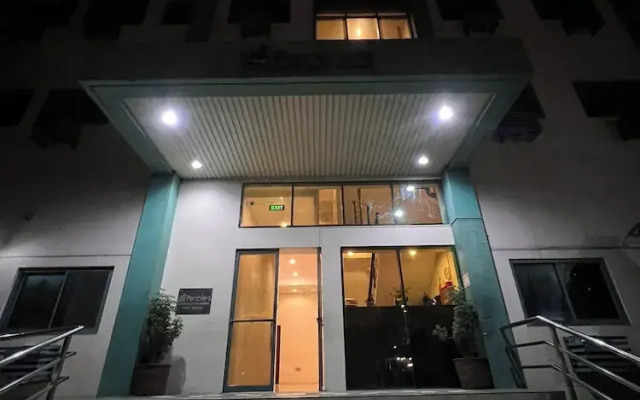 People's Condo Atria