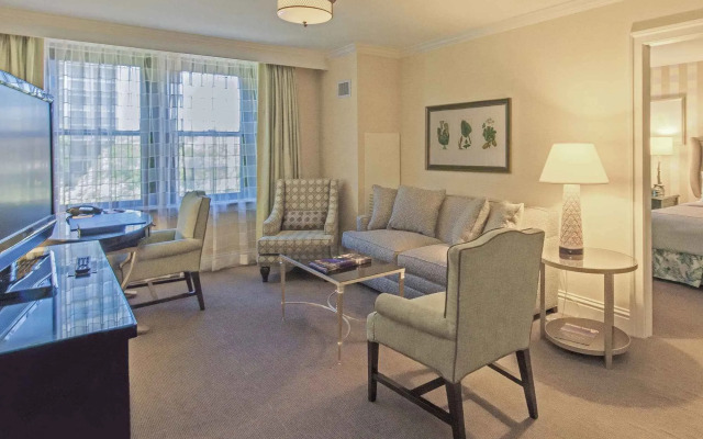 The Raphael Hotel, Autograph Collection