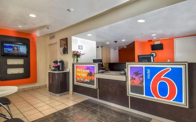 Motel 6 Carlsbad, CA Beach