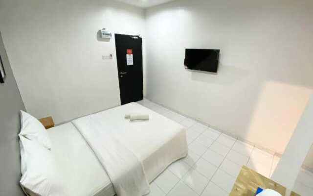 One One 08 Hotel Sungkai