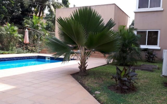 Charming 3-bed Apartment Airport Residential Accra