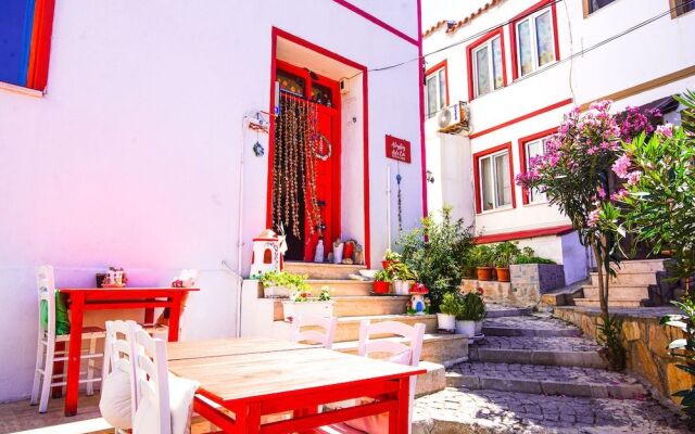 Alaybey Ada Evi