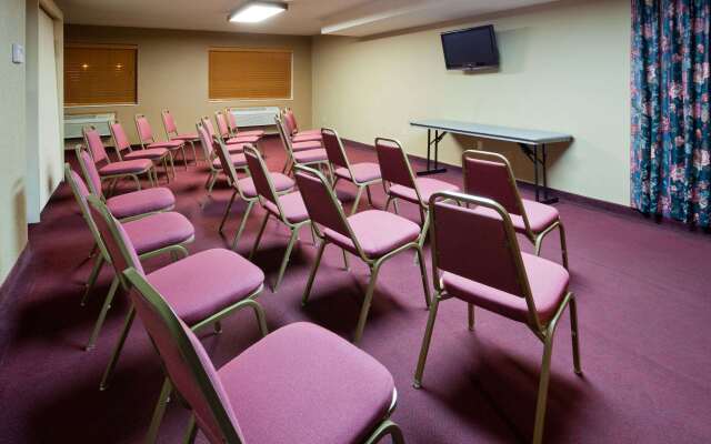 AmericInn by Wyndham Monroe