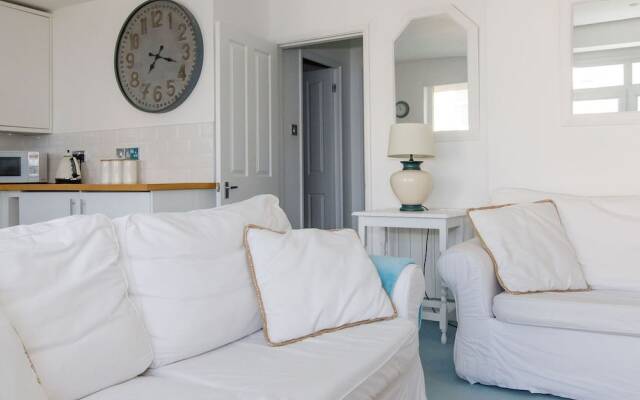 Two Bed Seafront Escape in East Wittering