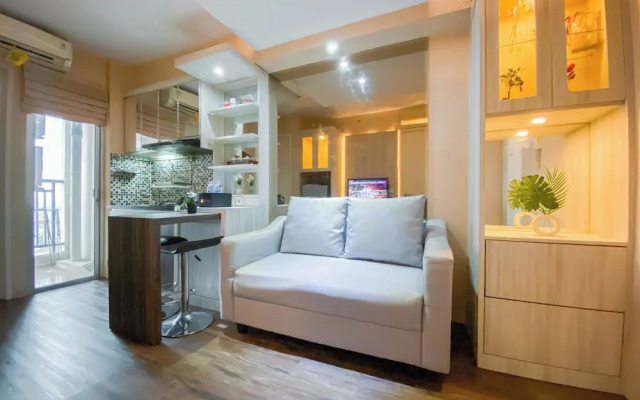 Best And Homey 2Br At Bassura City Apartment