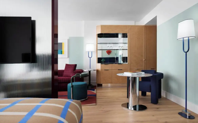 Kimpton Main Frankfurt by IHG