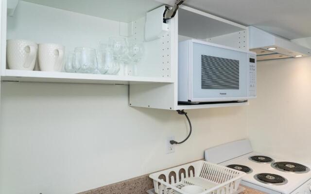 Beautiful 2BR Suite in central West Vancouver