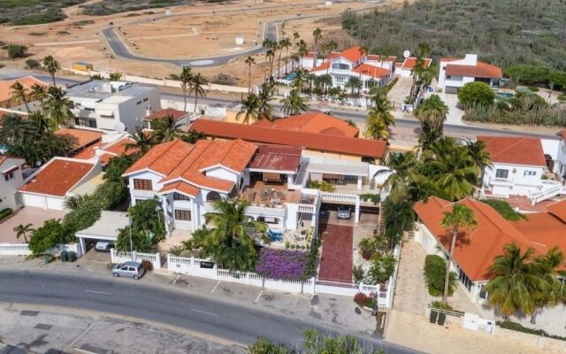 Beach White Villa Aruba