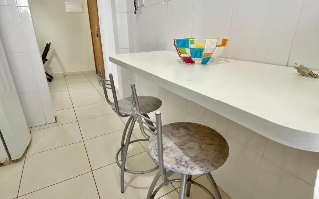 F034- Apto no Forte Churrasqueira, Wi-Fi e Piscina