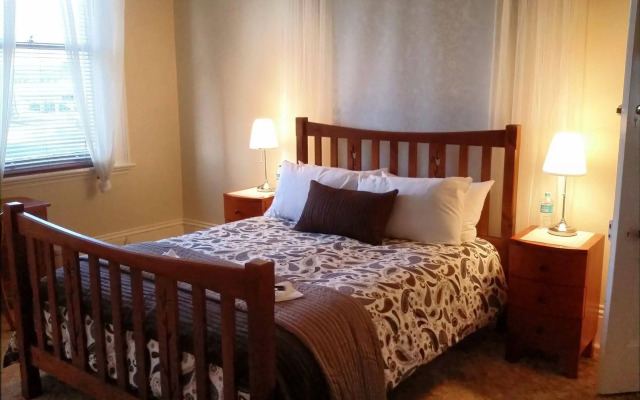 The Bank Guest House Glen Innes