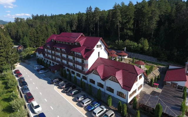 Q Resort and Spa Sacele	