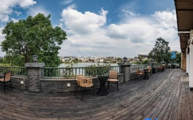 Yuehu View Smart Homestay (Jianshui Ancient City Branch)